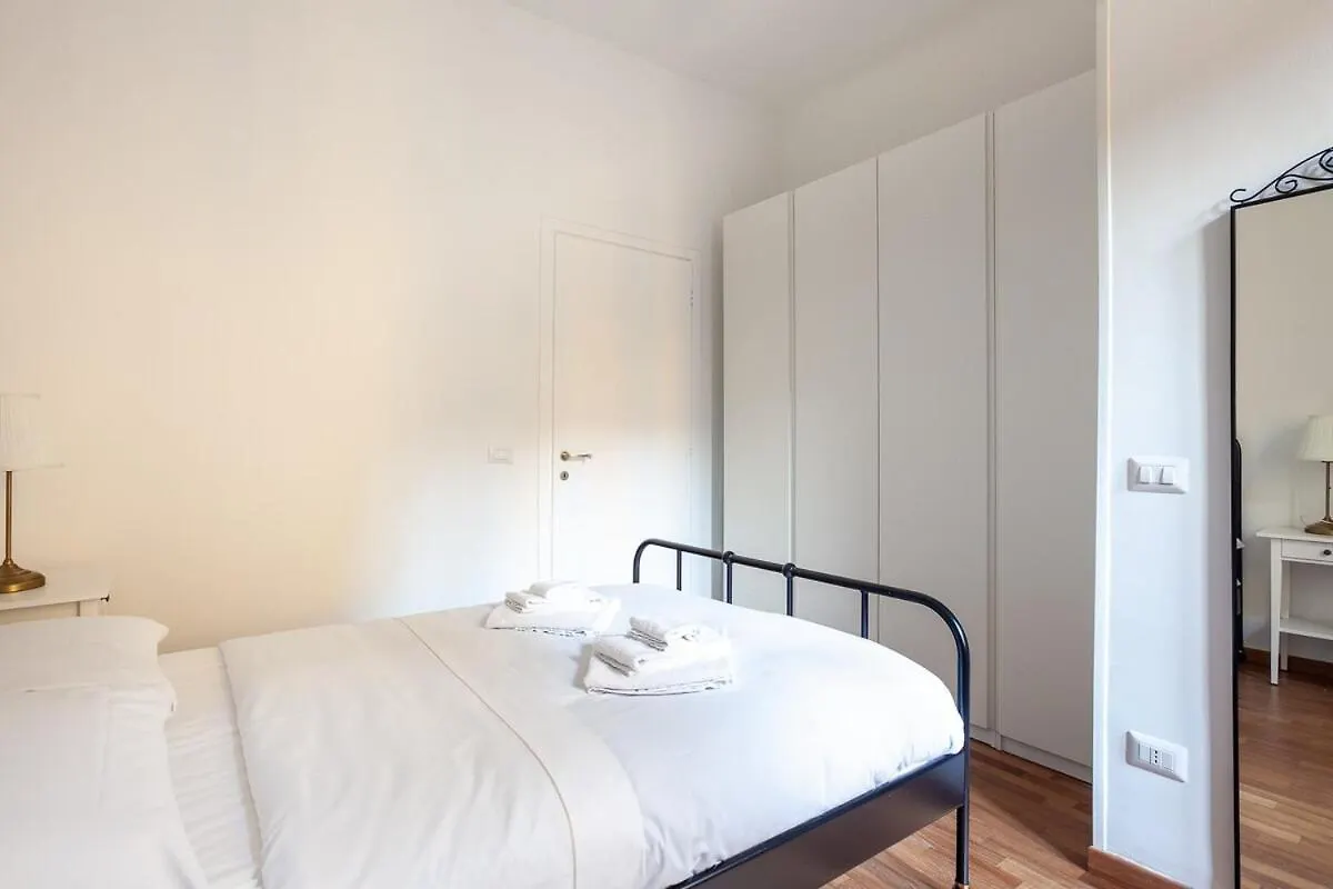 Renovated Apartment In The Center Of מילאנו 0*,  איטליה