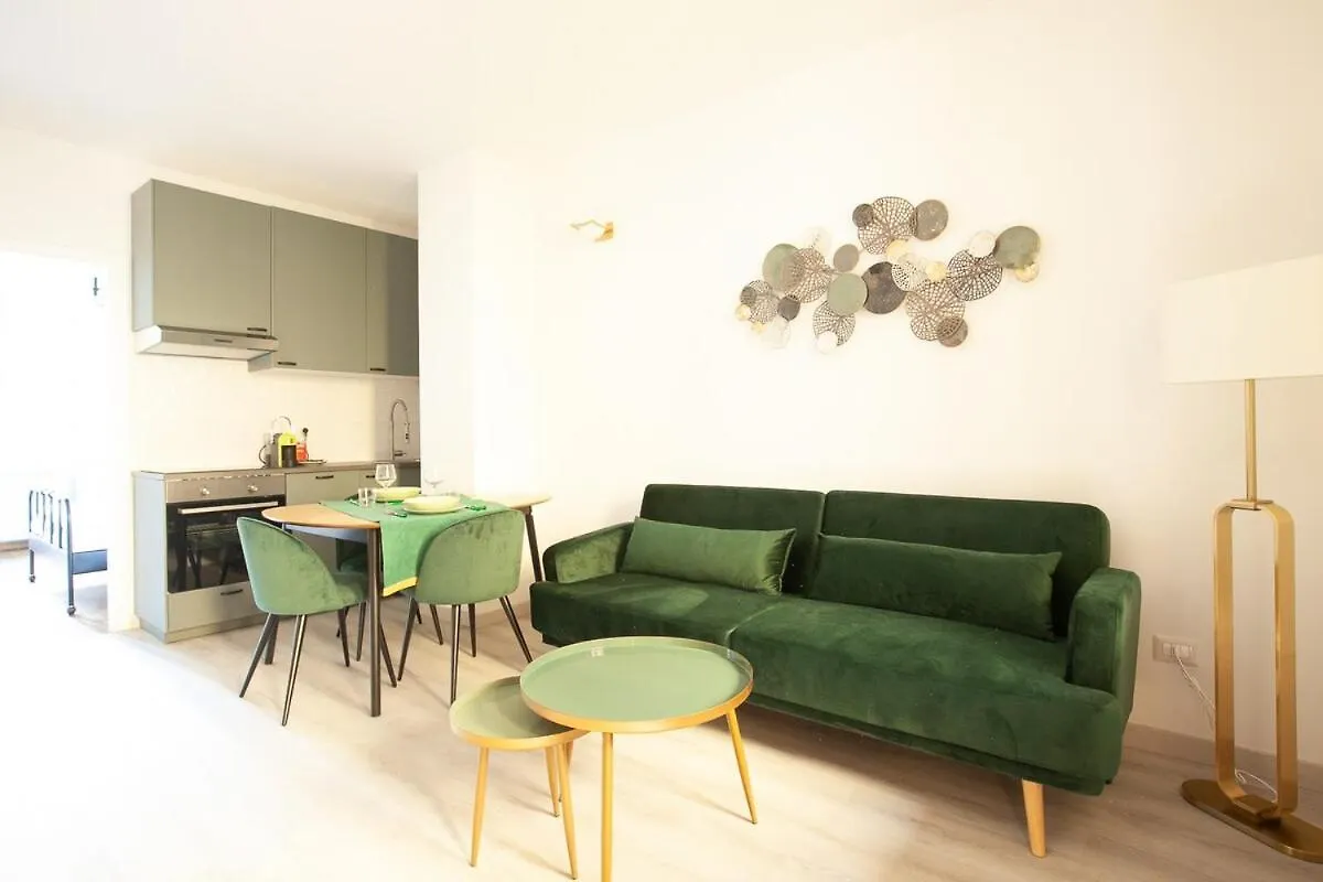 Renovated Apartment In The Center Of מילאנו