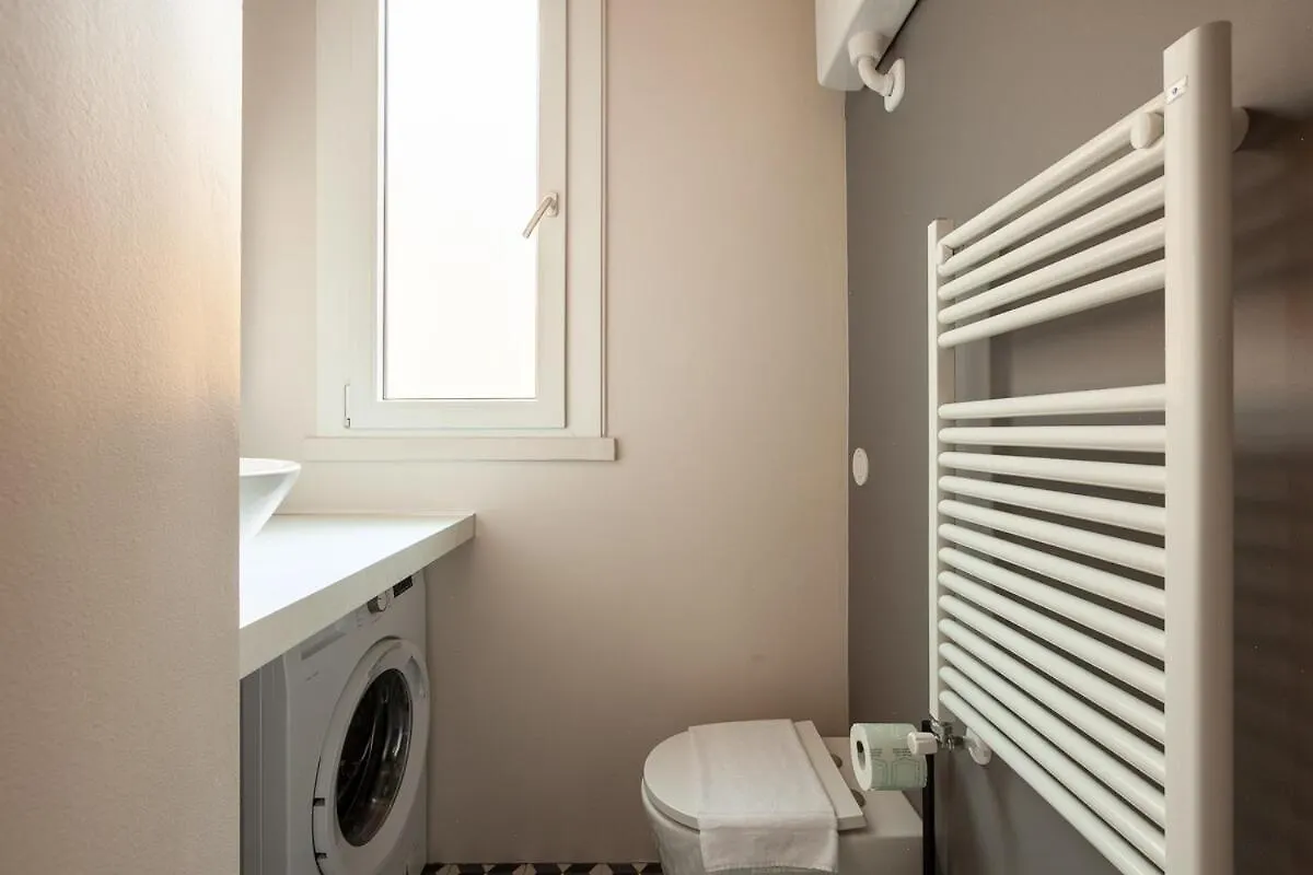 Renovated Apartment In The Center Of מילאנו