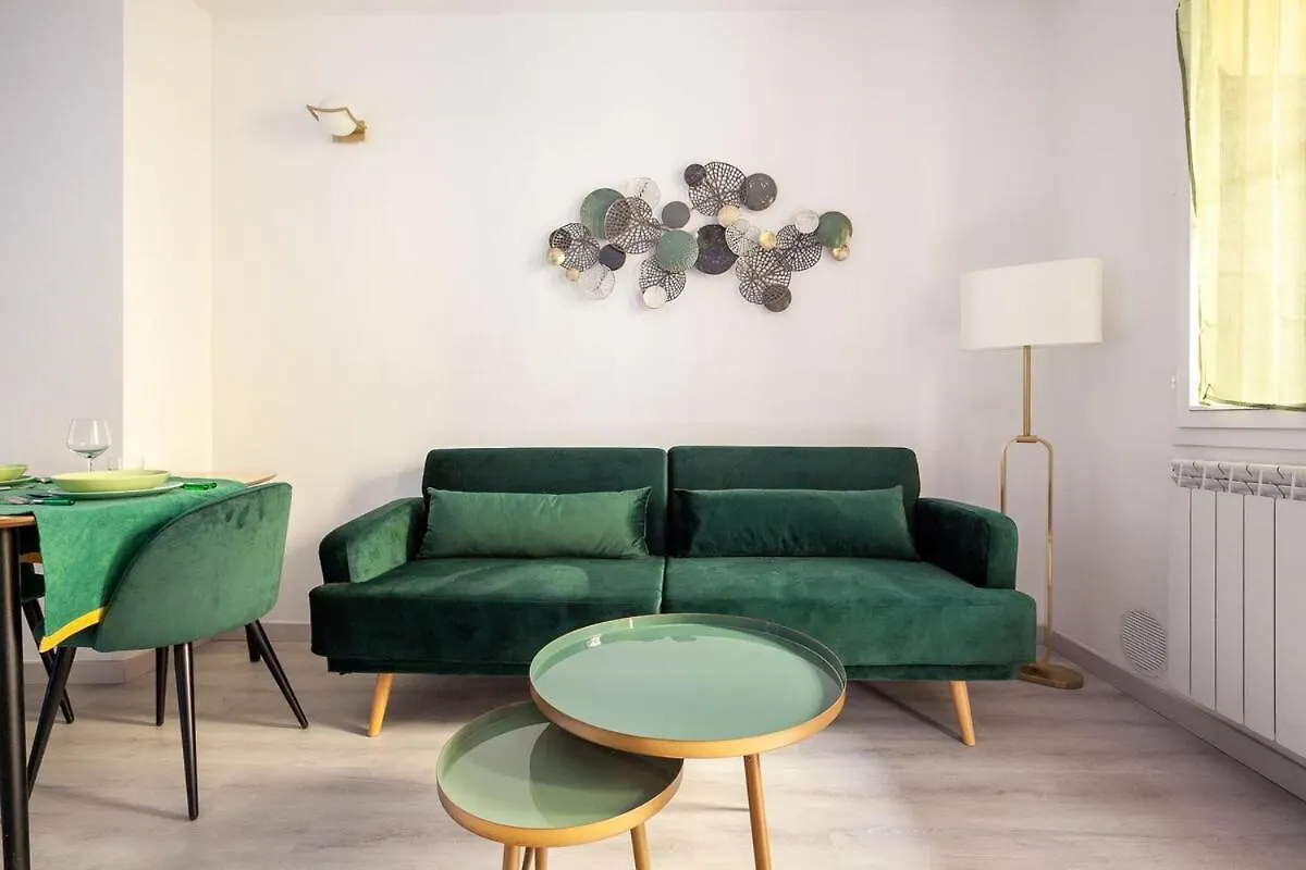 Renovated Apartment In The Center Of מילאנו